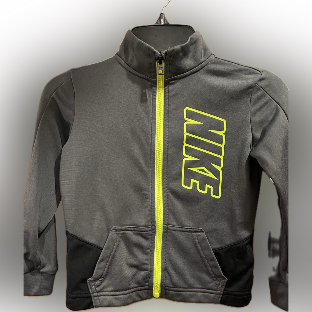 NEVER WORN 3T toddler track jacket.